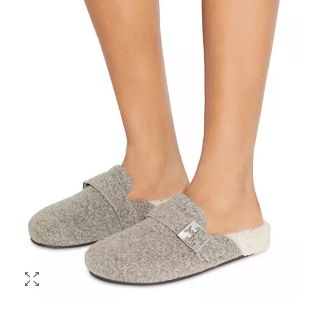 NWOT Tory Burch Women's Mellow Faux Shearling Mule Flats.